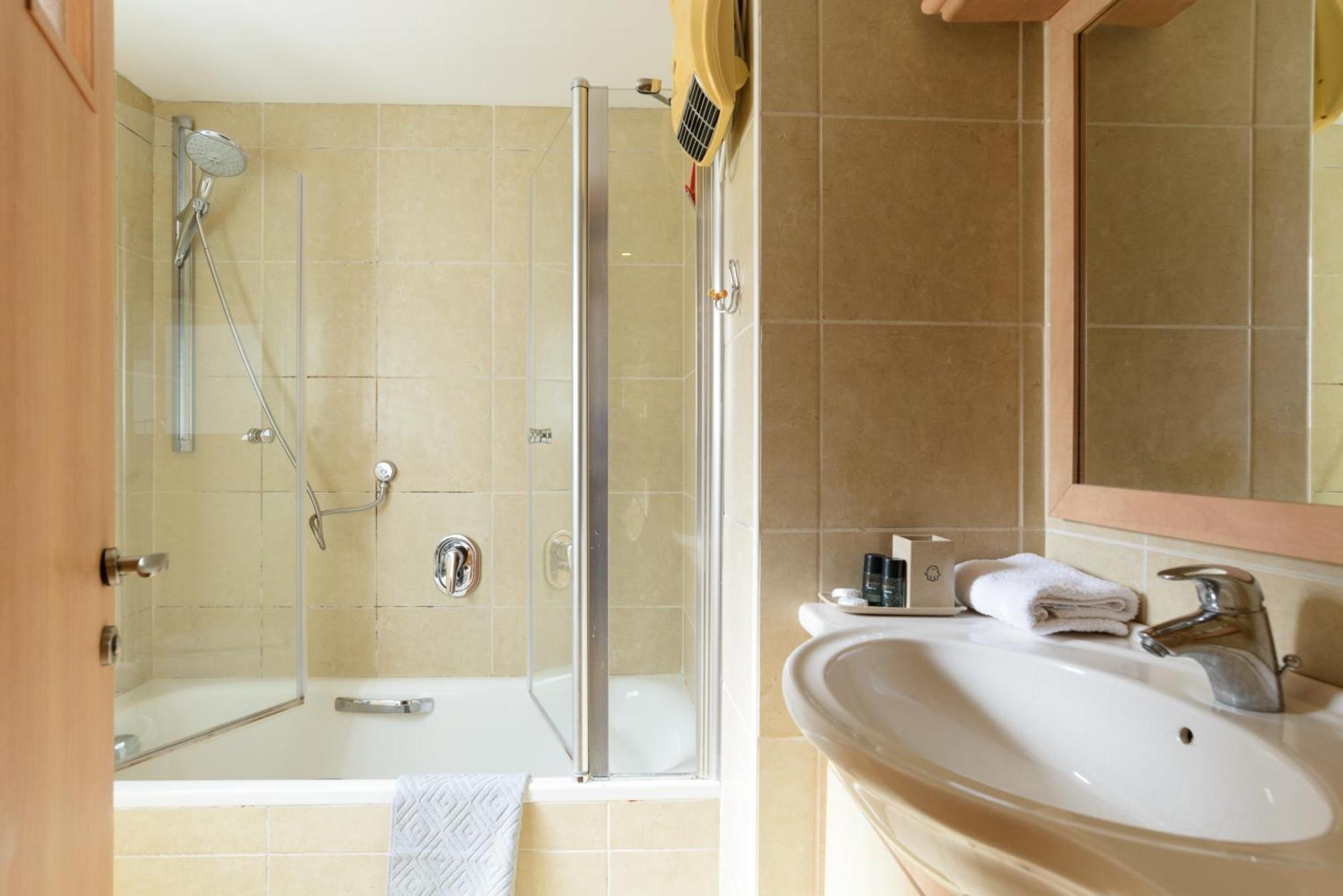 Cosy 1Br Near Beach By Feelhome Tel Awiw Zewnętrze zdjęcie
